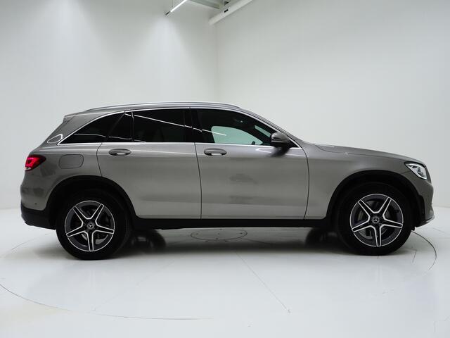 Mercedes-Benz GLC-KLASSE 300e 4MATIC AMG | Leder | Trekhaak | Virtual | Camera | Memory | Sportstuur | Donkere Hemel | Carplay