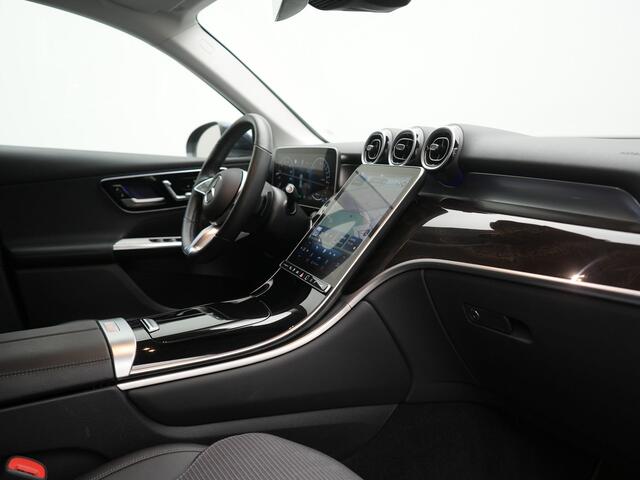 Mercedes-Benz GLC-KLASSE 300e 4MATIC Avantgarde PHEV 313pk Dealer O.H. | Adaptive Cruise | Camera | Digital LED | Sportstoelen Memory & Verwarmd | Stuur Verwarmd | Sfeerverlichting | Apple Carplay | Blis | Navigatie | MBUX | DAB | Plug In Hybrid |