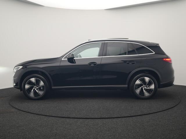 Mercedes-Benz GLC-KLASSE 300e 4MATIC Avantgarde PHEV 313pk Dealer O.H. | Panodak | Adaptive Cruise | Burmester 3D | Camera | Lederen Sportstoelen Memory & Verwarmd | Stuur Verwarmd | Sfeerverlichting | Apple Carplay | Blis | Navigatie | DAB | 19"L.M | Plug In Hybrid |