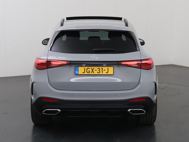 Mercedes-Benz GLC-KLASSE 300e 4MATIC Sport Edition | Panoramaschuifdak | Premium Plus | Night | Rijassistentiepakket Plus | Burmester | Head-up display