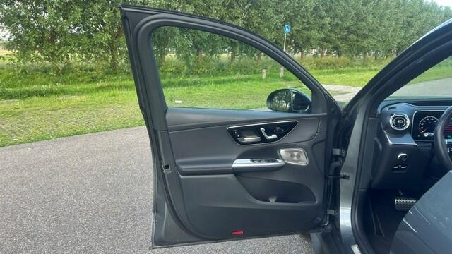 Mercedes-Benz GLC-KLASSE 400e 4MATIC AMG LINE PREMIUM PLUS, 1E EIGENAAR!! LEER, STOELVERWARMING, STUURVERWARMING, BURMESTER, HEAD UP DISPLAY, ELEC. PANORAMADAK, TREKHAAK, DIGITAL LICHT, 20"AMG-VELGEN, ENZ. ENZ. FULL OPTIONS!! NIEUWPRIJS ¤100.000,-!!