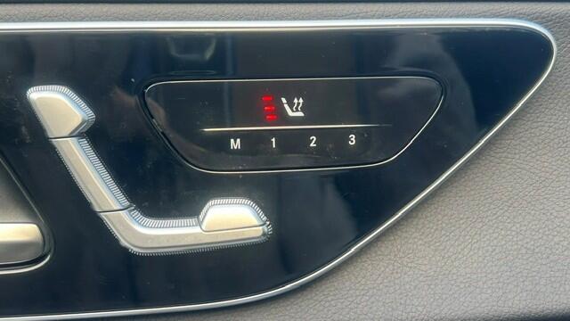 Mercedes-Benz GLC-KLASSE 400e 4MATIC AMG LINE PREMIUM PLUS, 1E EIGENAAR!! LEER, STOELVERWARMING, STUURVERWARMING, BURMESTER, HEAD UP DISPLAY, ELEC. PANORAMADAK, TREKHAAK, DIGITAL LICHT, 20"AMG-VELGEN, ENZ. ENZ. FULL OPTIONS!! NIEUWPRIJS ¤100.000,-!!