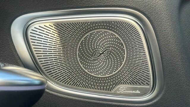 Mercedes-Benz GLC-KLASSE 400e 4MATIC AMG LINE PREMIUM PLUS, 1E EIGENAAR!! LEER, STOELVERWARMING, STUURVERWARMING, BURMESTER, HEAD UP DISPLAY, ELEC. PANORAMADAK, TREKHAAK, DIGITAL LICHT, 20"AMG-VELGEN, ENZ. ENZ. FULL OPTIONS!! NIEUWPRIJS ¤100.000,-!!