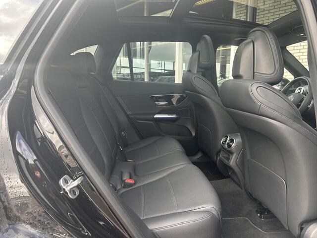 Mercedes-Benz GLC-KLASSE 300e 4MATIC AMG Line | Panoramadak | Trekhaak | Stoelventilatie