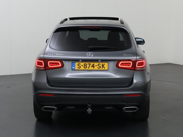 Mercedes-Benz GLC-KLASSE 300e 4MATIC Premium | Night | Trekhaak | Rijassistentiepakket Plus | Widescreen | Multibeam |