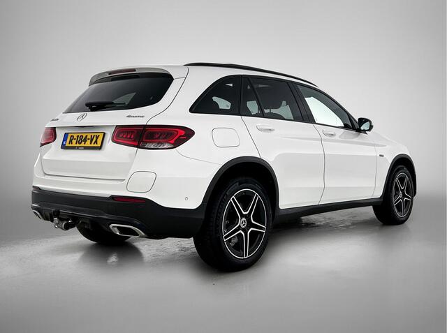 Mercedes-Benz GLC-KLASSE 300e 4MATIC | Trekhaak | Panoramadak | Stoelverwarming | 360° camera | Inclusief 24 maanden Mercedes-Benz Certified garantie voor Europa.