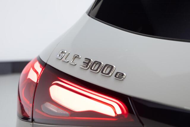 Mercedes-Benz GLC-KLASSE 300e 4MATIC AMG Line