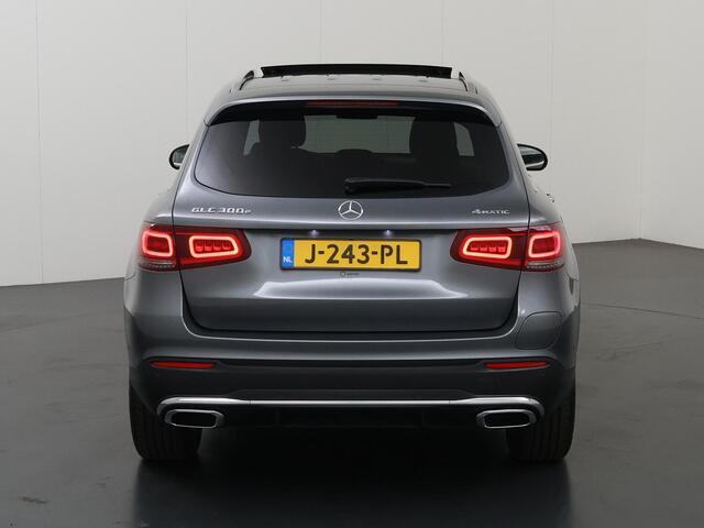 Mercedes-Benz GLC-KLASSE 300e 4MATIC Business Solution AMG | Trekhaak | Burmester | Panoramadak | 360 graden camera | Widescreen |