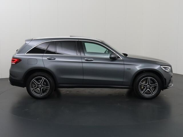 Mercedes-Benz GLC-KLASSE 300e 4MATIC Business Solution AMG | Trekhaak | Burmester | Panoramadak | 360 graden camera | Widescreen |
