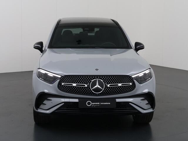 Mercedes-Benz GLC-KLASSE 300e 4MATIC Business Solution AMG | Night | Premium Pakket | Trekhaak | Panoramaschuifdak | Burmester | Memory |