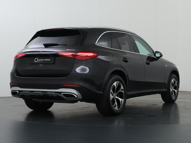 Mercedes-Benz GLC-KLASSE 300e 4MATIC Luxury Line | Panoramadak | Winter Paket | Memory stoelen | Parkeercamera | Sfeerverlichting |