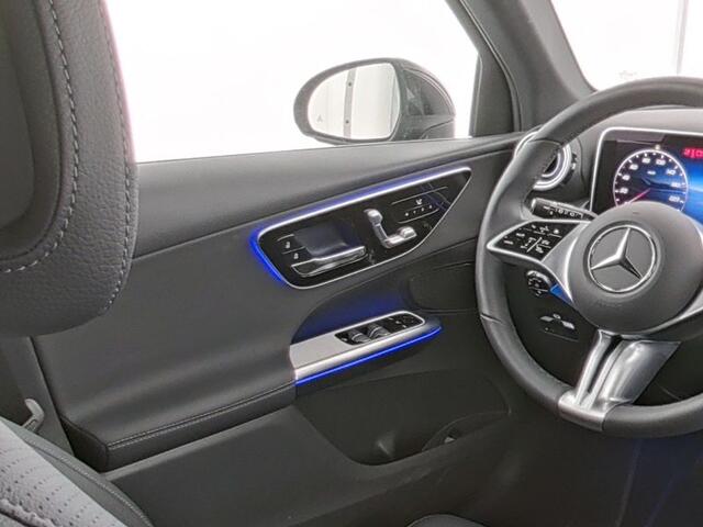 Mercedes-Benz GLC-KLASSE 300 e 4MATIC Plug-In Hybride Trekhaak | Zwarte Hemel | Memory Stoelen | Stuur en Stoelverwarming. Inclusief 24 maanden MB Certified garantie voor Europa.