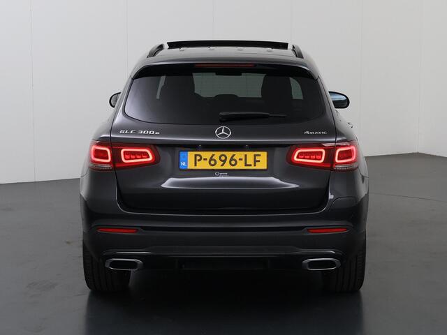 Mercedes-Benz GLC-KLASSE 300e 4MATIC Business Solution AMG | Night | Panoramadak | Trekhaak | Widescreen | Stoelverwarming |