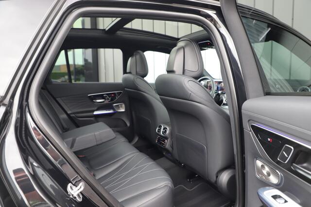 Mercedes-Benz GLC-KLASSE 300e AMG 4-Matic | 313PK | Luchtvering | Achterasbesturing | Head-up | Burmester | Keyless-go | Sfeerverlichting | Air-balance | 2024.