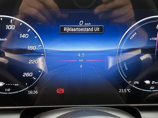 Mercedes-Benz GLC-KLASSE 300e 4MATIC Business Solution AMG | Premium | Winterpakket | Nightpakket | Rijassistentiepakket Plus | Trekhaak | Panoramaschuifdak | Burmester® 3D surround sound systeem | Treeplanken | 20 inch vijfspaaks lichtmetalen AMG-velgen |