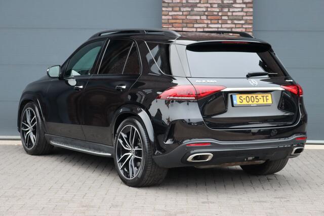 Mercedes-Benz GLE-KLASSE 580 V8 4MATIC Premium+ AMG Line | 7 Zitplaatsen | Airmatic | Distronic+ | Panoramadak | Burmester | Trekhaak | Standkachel | Keyless Go | Surround Camera | Soft-Close | HUD |