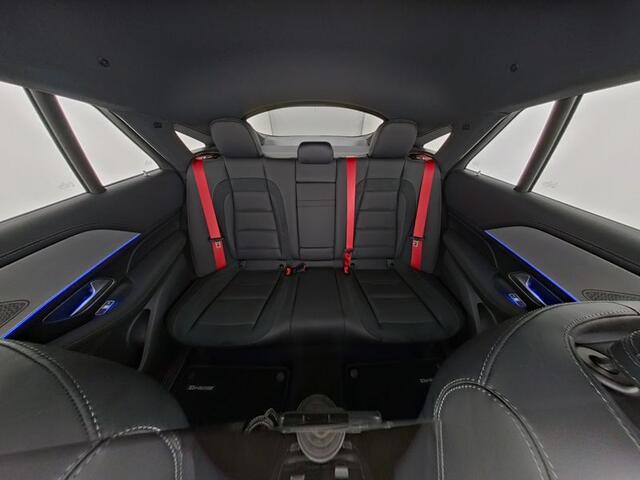 Mercedes-Benz GLE-KLASSE Coupé Mercedes-AMG 53 Hybrid 4MATIC+ Premium Plus Trekhaak | Panorama Schuif-Kanteldak | AMG Night Pakket | Distronic | Parkeerpakket met 360°-camera | Lederen Bekleding. Inclusief 24 maanden MB Certified garantie voor Europa.