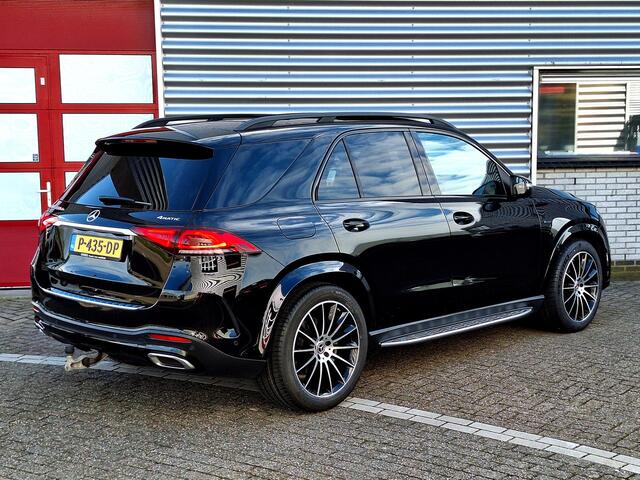 Mercedes-Benz GLE-KLASSE 350 de 4MATIC Premium Plus | Panoramadak | Trekhaak | Night pakket | Rijassistentiepakket | Burmester | AIRMATIC luchtvering | Sfeerverlichting | Stoelverwarming voor + achter | Dodehoekassistentie | Multibeam LED | Treeplanken | Elektrische achterklep