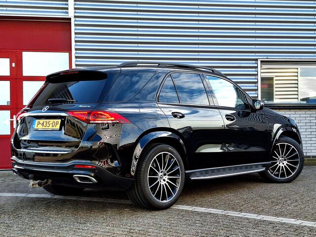 Mercedes-Benz GLE-KLASSE 350 de 4MATIC Premium Plus | Panoramadak | Trekhaak | Night pakket | Rijassistentiepakket | Burmester | AIRMATIC luchtvering | Sfeerverlichting | Stoelverwarming voor + achter | Dodehoekassistentie | Multibeam LED | Treeplanken | Elektrische achterklep