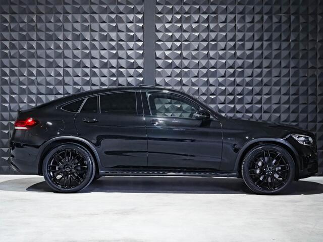Mercedes-Benz Glc Coupé 300e 4M AMG | Schuifd. | Luchtv. | All Black | 21" | Topv. | High Perf. Li. | Side |