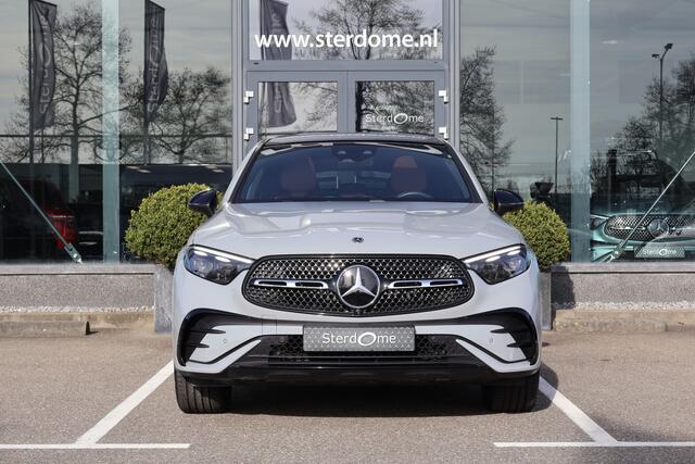 Mercedes-Benz Glc Coupé 400e 4MATIC AMG Line I Luchtvering I Meesturende achteras I Panorama dak I NAPPA Leer I 360 camera I Trekhaak I HUD I Burmester I I Zeer compleet I DIGITAL LIGHT I Stoelverwarming/ventilatie I Carbon I