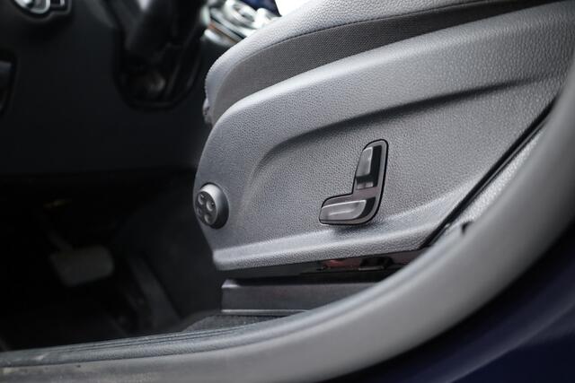 Mercedes-Benz Glc Coupé 300e 4MATIC Business Solution Luxury | Adapt. Cruise | Apple CarPlay & Android Auto | Pano | Trekhaak | Dodehoek | Stoelverw.