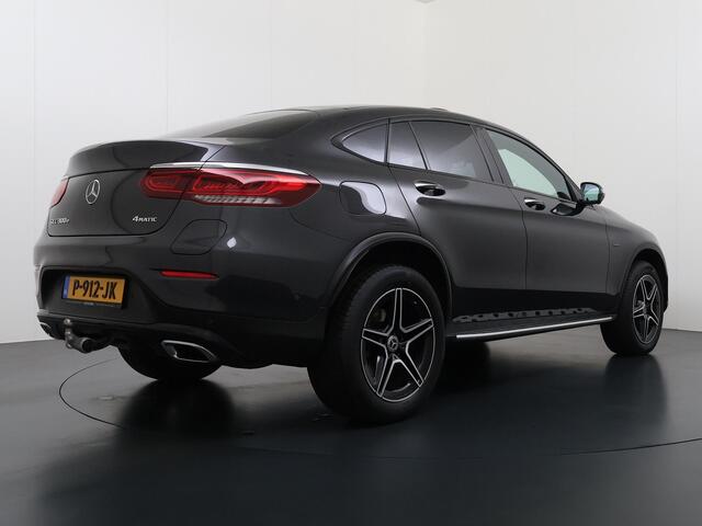 Mercedes-Benz Glc Coupé 300e 4MATIC Business Solution AMG Schuifdak Trekhaak Sfeerverlichting Camera