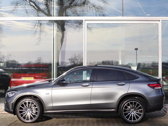 Mercedes-Benz Glc Coupé 300e 4MATIC AMG line | Schuifdak | LED Koplampen | Burmester | Camera | LED | Automaat