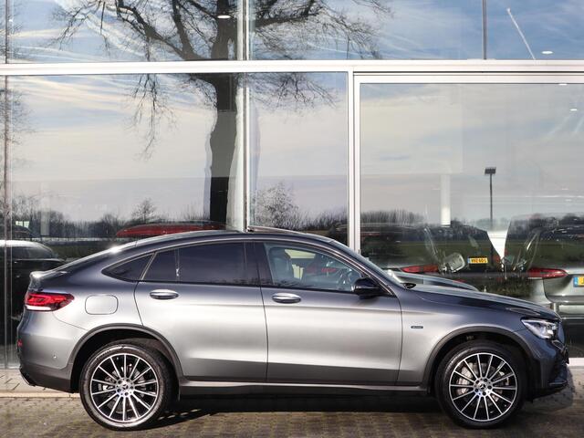 Mercedes-Benz Glc Coupé 300e 4MATIC AMG line | Schuifdak | LED Koplampen | Burmester | Camera | LED | Automaat