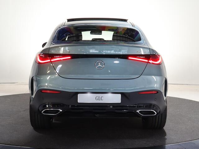 Mercedes-Benz Glc Coupé 300e 4MATIC Sport Edition | AMG | Panoramadak | Premium | Head-up | Treeplanken | Trekhaak |