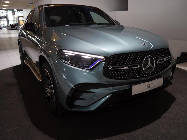 Mercedes-Benz Glc Coupé 300e 4MATIC Sport Edition | AMG | Panoramadak | Premium | Head-up | Treeplanken | Trekhaak |
