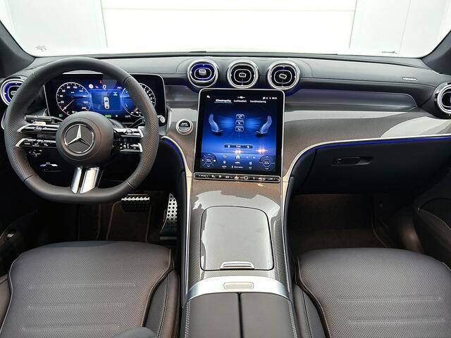 Mercedes-Benz Glc Coupé 300 e 4MATIC Sport Edition | Premium | Winterpakket | Nightpakket | Treeplanken in aluminiumlook | Trekhaak | Stoelventilatie/- verwarming | AMG spoiler | Panoramaschuifdak |