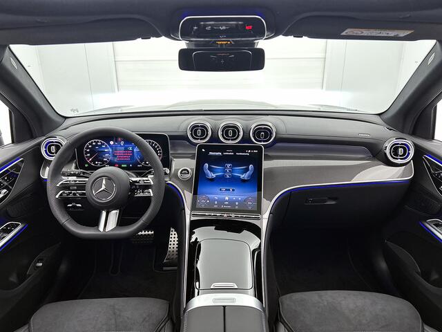 Mercedes-Benz Glc Coupé 300 e 4MATIC Sport Edition | Premium | Nightpakket | Trekhaak | Panoramaschuifdak | Stoelverwarming | Smartphone-integratie | Sfeerverlichting |