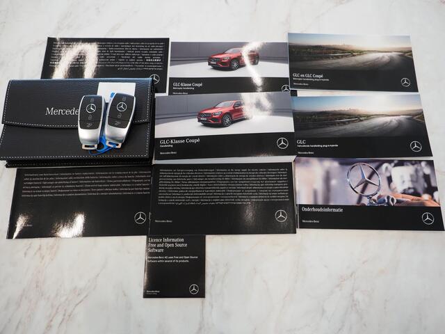 Mercedes-Benz Glc Coupé 300e 4MATIC | Schuifdak | Leder | 360 | Virtual | Sfeerlicht | Keyless | Stoelverwarming | Carplay