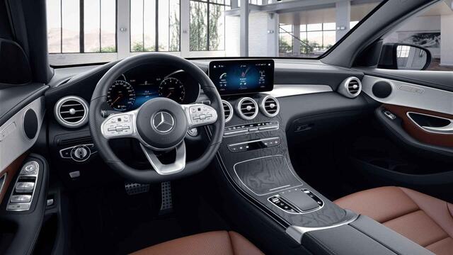 Mercedes-Benz Glc Coupé 300e 4MATIC Business Solution AMG | Night | Trekhaak | Widescreen | 19" lichtmetalen velgen | Stoelverwarming |