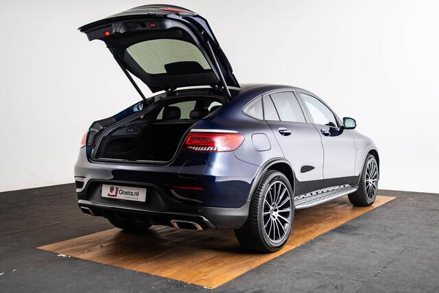 Mercedes-Benz Glc Coupé 300e 4MATIC Coupe AMG Line interieur/exterieur - Nightpakket -AIR BODY CONTROL - Treeplanken - Stoelverwarming voor - Sfeerverlichting - Spiegelpakket - Getinte ruiten -