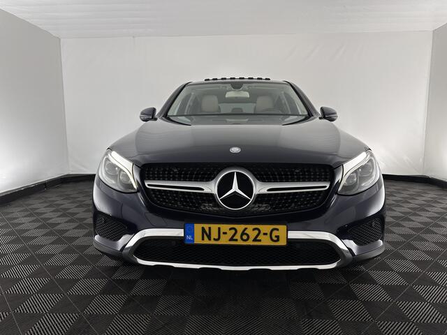 Mercedes-Benz Glc Coupé 220 d 4MATIC Ambition (INCL.BTW) *PANO | LEATHER | FULL-LED | HEATED-SPORTSEATS | CAMERA | NAVI-FULLMAP | PRIVACY-GLASS | ECC | PDC | CRUISE | TOWBAR | 18''ALU*