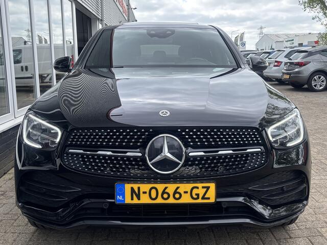 Mercedes-Benz Glc Coupé 300e 4MATIC Premium Plus | AMG Pakket | Elektrische Trekhaak | Schuifkanteldak | Sfeerverlichting