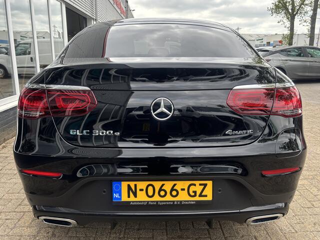 Mercedes-Benz Glc Coupé 300e 4MATIC Premium Plus | AMG Pakket | Elektrische Trekhaak | Schuifkanteldak | Sfeerverlichting