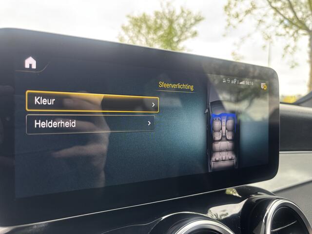 Mercedes-Benz Glc Coupé 300e 4MATIC Premium Plus | AMG Pakket | Elektrische Trekhaak | Schuifkanteldak | Sfeerverlichting