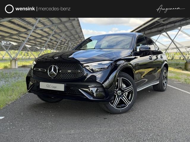 Mercedes-Benz Glc Coupé 300e 4MATIC Business Solution AMG | Night | Panoramaschuifdak | Premium Pakket | Digital light | Treeplanken | Trekhaak |