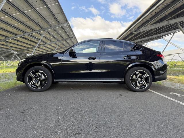 Mercedes-Benz Glc Coupé 300e 4MATIC Business Solution AMG | Night | Panoramaschuifdak | Premium Pakket | Digital light | Treeplanken | Trekhaak |