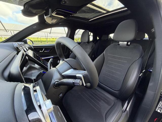 Mercedes-Benz Glc Coupé 300e 4MATIC Business Solution AMG | Night | Panoramaschuifdak | Premium Pakket | Digital light | Treeplanken | Trekhaak |
