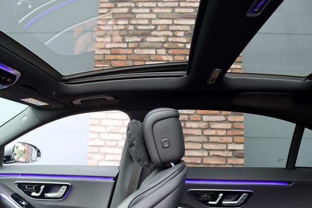 Mercedes-Benz S-KLASSE 500 4MATIC Lang AMG Line Aut9 | Airmatic | Achterasbesturing | Distronic+ | Massage | Stoelventilatie | Burmester | Memory | Digital Light | HUD | Soft-Close |
