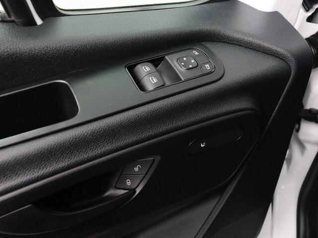 Mercedes-Benz SPRINTER 319CDI 3.0V6 Automaat L3H2 Maxi | 3500Kg Trekhaak | Navigatie | Camera | Airco | Betimmering