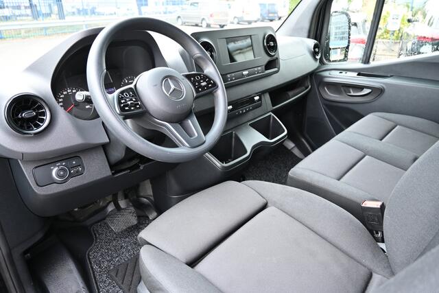 Mercedes-Benz SPRINTER 317 CDI L2H2 RWD 3500 kg trekhaak, Geveerde stoel, Navigatie met camera