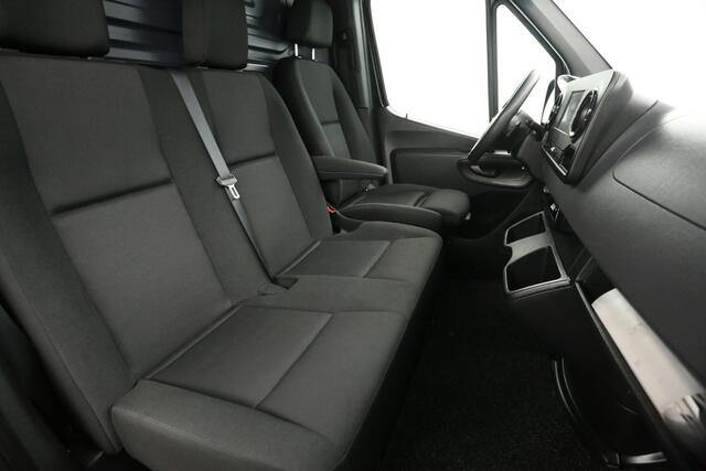 Mercedes-Benz SPRINTER 315 1.9 CDI L4H2 150PK Automaat 3500KG Trekgew. Trekhaak Airco Camera Carplay Cruise 3 Persoons Navi Sidebars