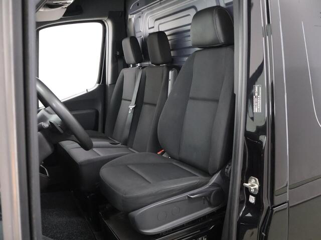 Mercedes-Benz SPRINTER 316 CDI | L2 H2 | LM Velgen | Parkeercamera | Zonneklep | Airco | Cruise Control | Trekhaak | 3-zits | Certified