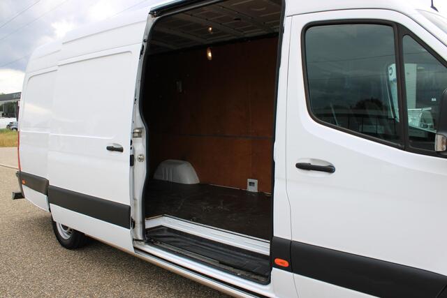 Mercedes-Benz SPRINTER 316 2.2 CDI L3H2 Automaat | Camera | Chauffeursstoel | Trekhaak | Cruisecontrol | Dodehoekassistent | Spiegelpakket | Navigatie