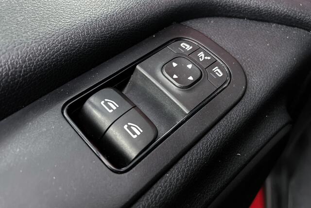 Mercedes-Benz SPRINTER 214 L1 Automaat | LED Koplampen | Navigatie | Trekhaak | Airco | Multifunctioneel stuurwiel